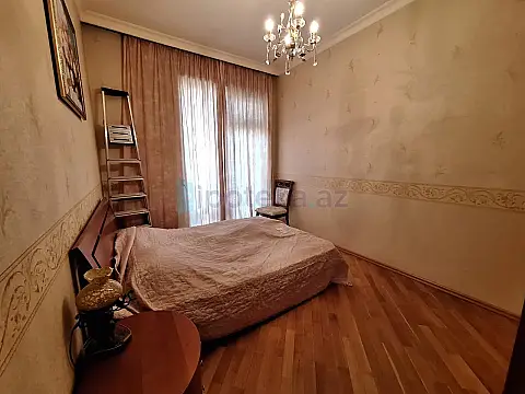 Satılır 4 otaqlı yeni tikili 155 m²