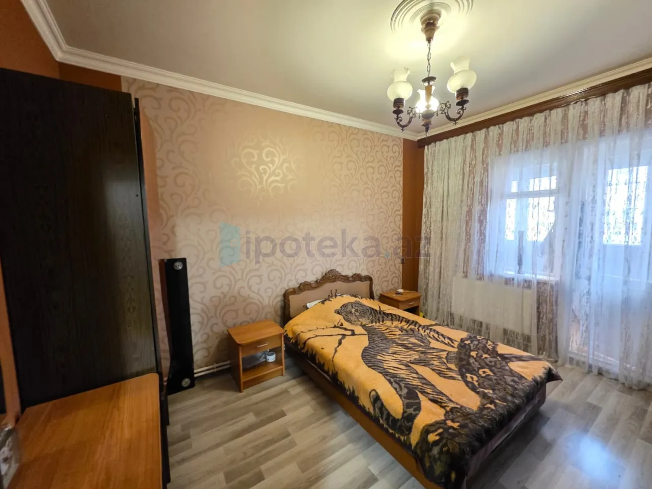 Satılır 3 otaqlı köhnə tikili 80 m²