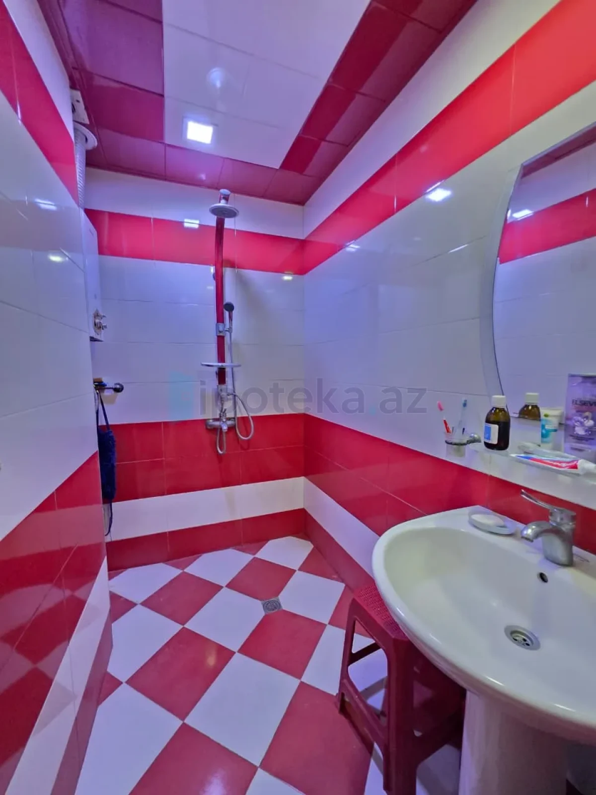 Satılır 3 otaqlı köhnə tikili 80 m²