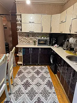Satılır 2 otaqlı köhnə tikili 47 m²