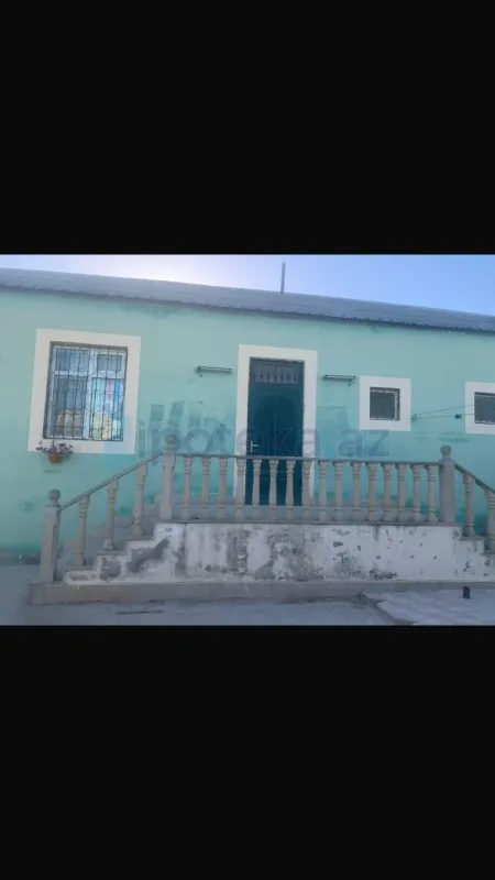 Satılır 4 otaqlı həyət evi 100 m²