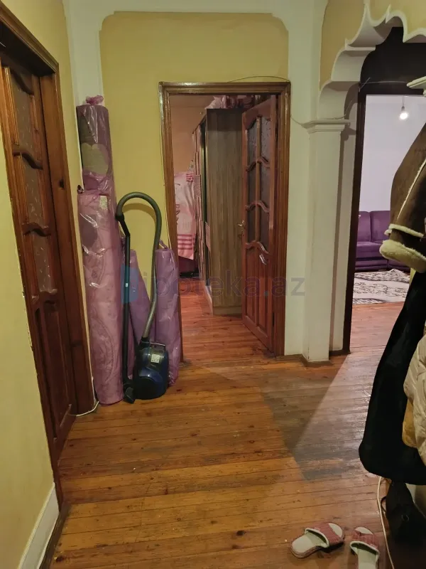 Satılır 3 otaqlı köhnə tikili 70 m²