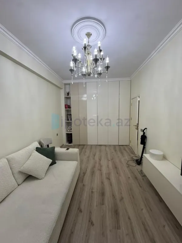 Satılır 1 otaqlı yeni tikili 42 m²