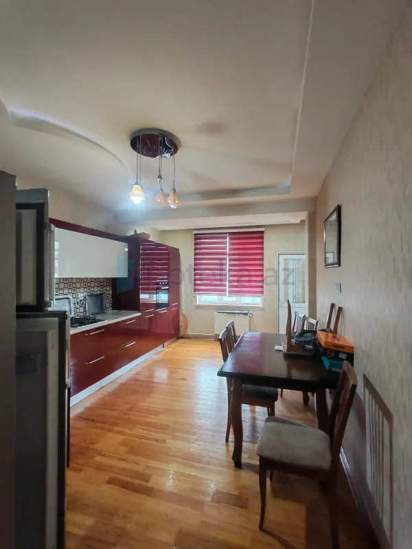 Satılır 3 otaqlı yeni tikili 100 m²