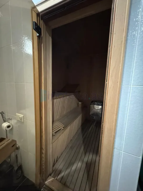 Satılır 6 otaqlı həyət evi 565 m²