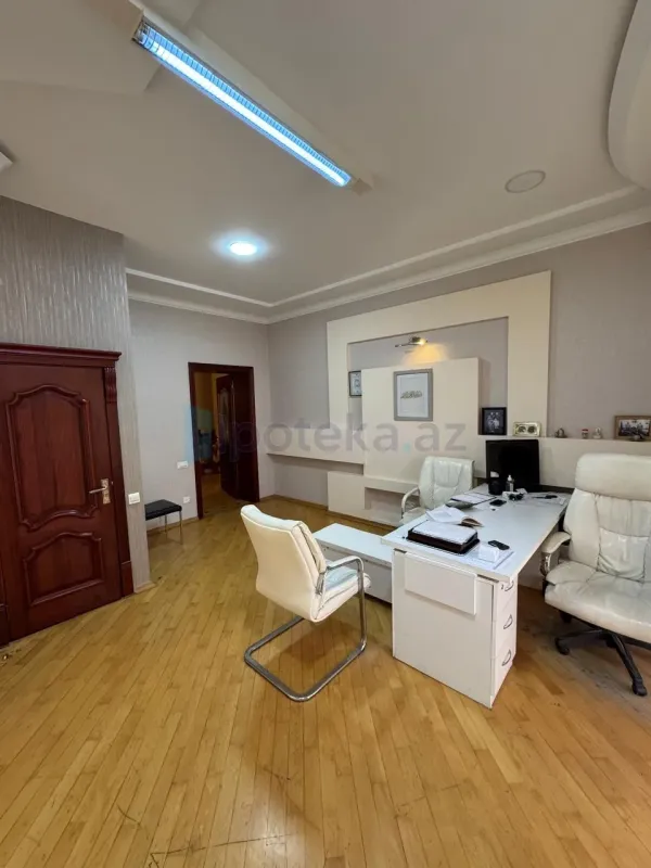 Satılır 6 otaqlı həyət evi 565 m²