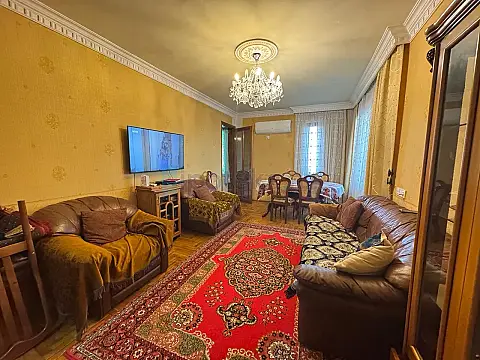 Satılır 3 otaqlı köhnə tikili 70 m² — Bakı, Nəsimi 3 otaq 70.00 m²