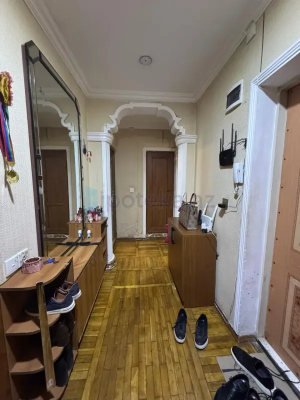 Satılır 3 otaqlı köhnə tikili 70 m²