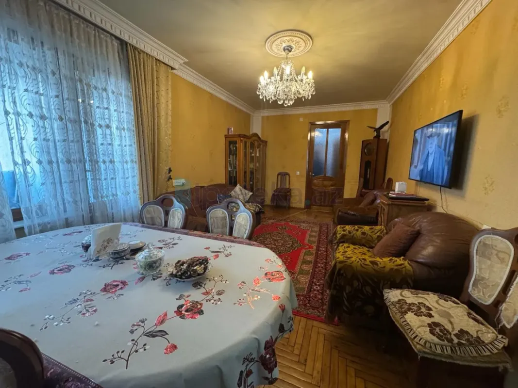 Satılır 3 otaqlı köhnə tikili 70 m²