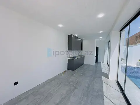 Satılır 4 otaqlı mənzil 200 m²