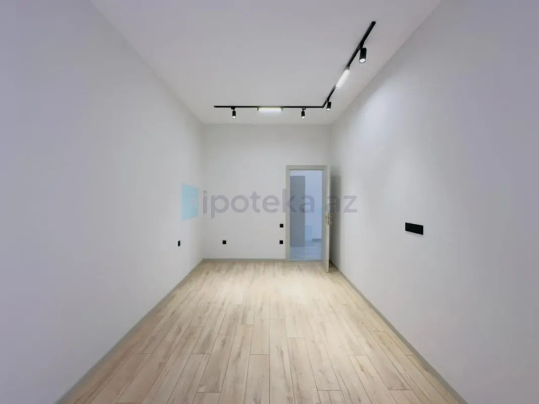 Satılır 4 otaqlı mənzil 200 m²