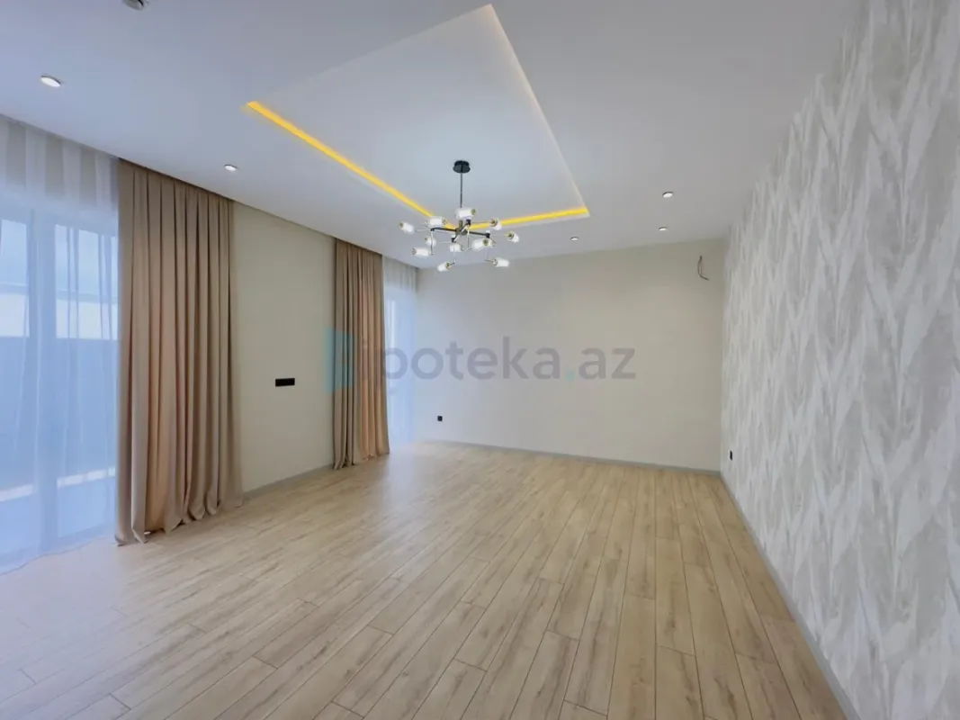 Satılır 4 otaqlı mənzil 200 m²