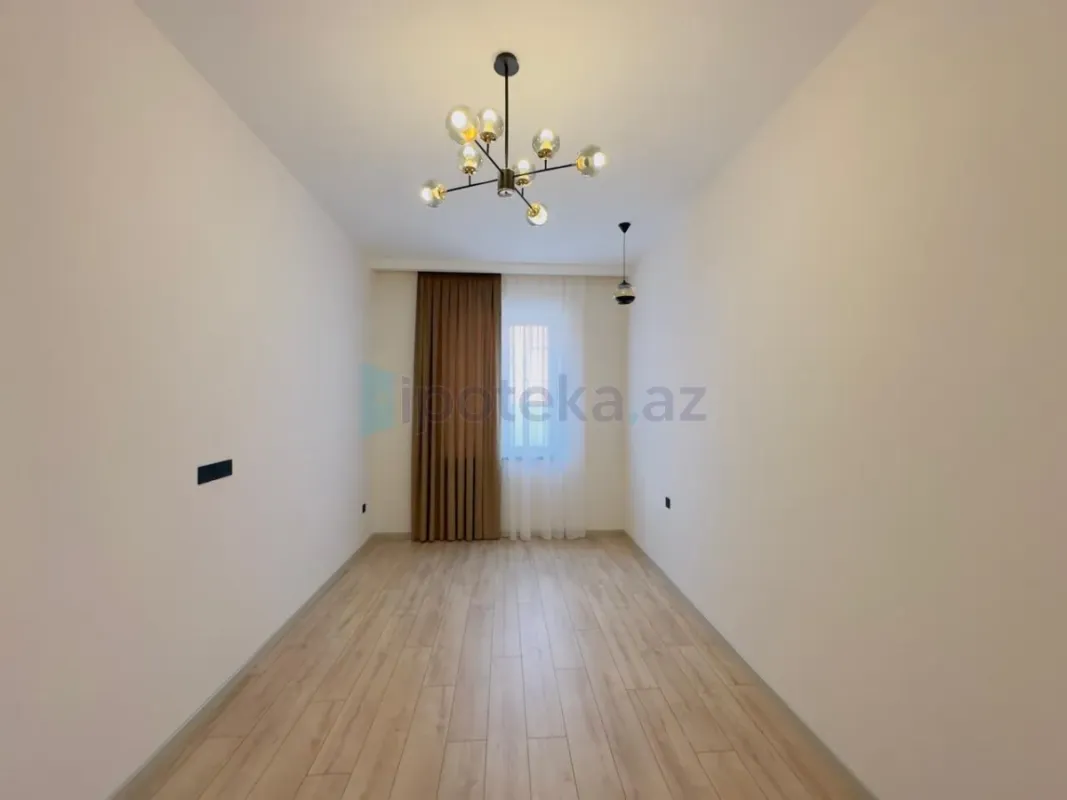 Satılır 4 otaqlı mənzil 200 m²