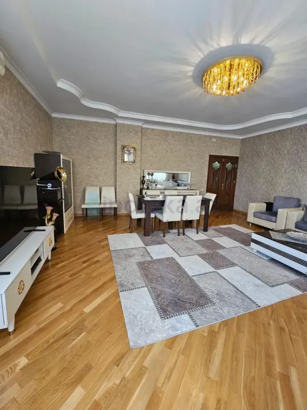 Satılır 4 otaqlı yeni tikili 203 m²