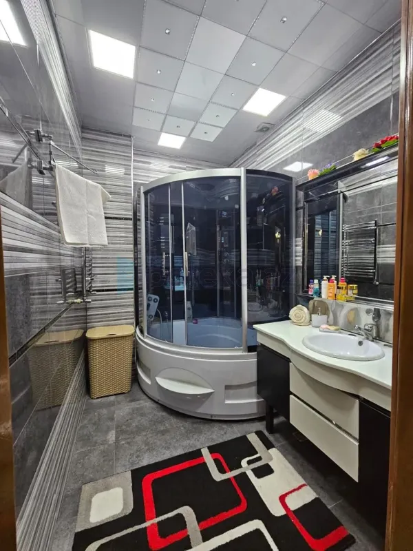 Satılır 4 otaqlı yeni tikili 203 m²