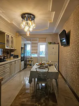 Satılır 4 otaqlı yeni tikili 203 m²