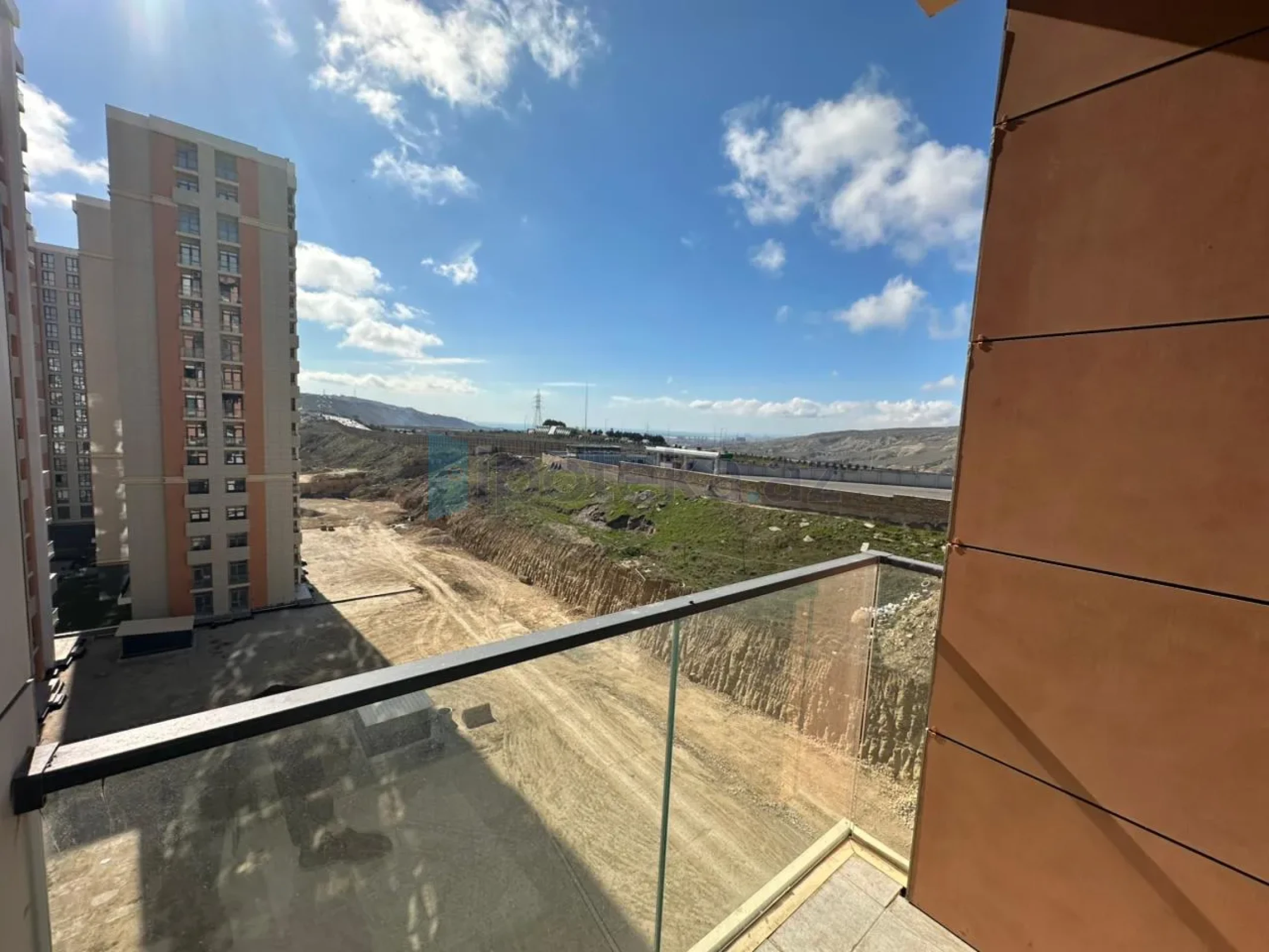 Satılır 3 otaqlı yeni tikili 83 m²