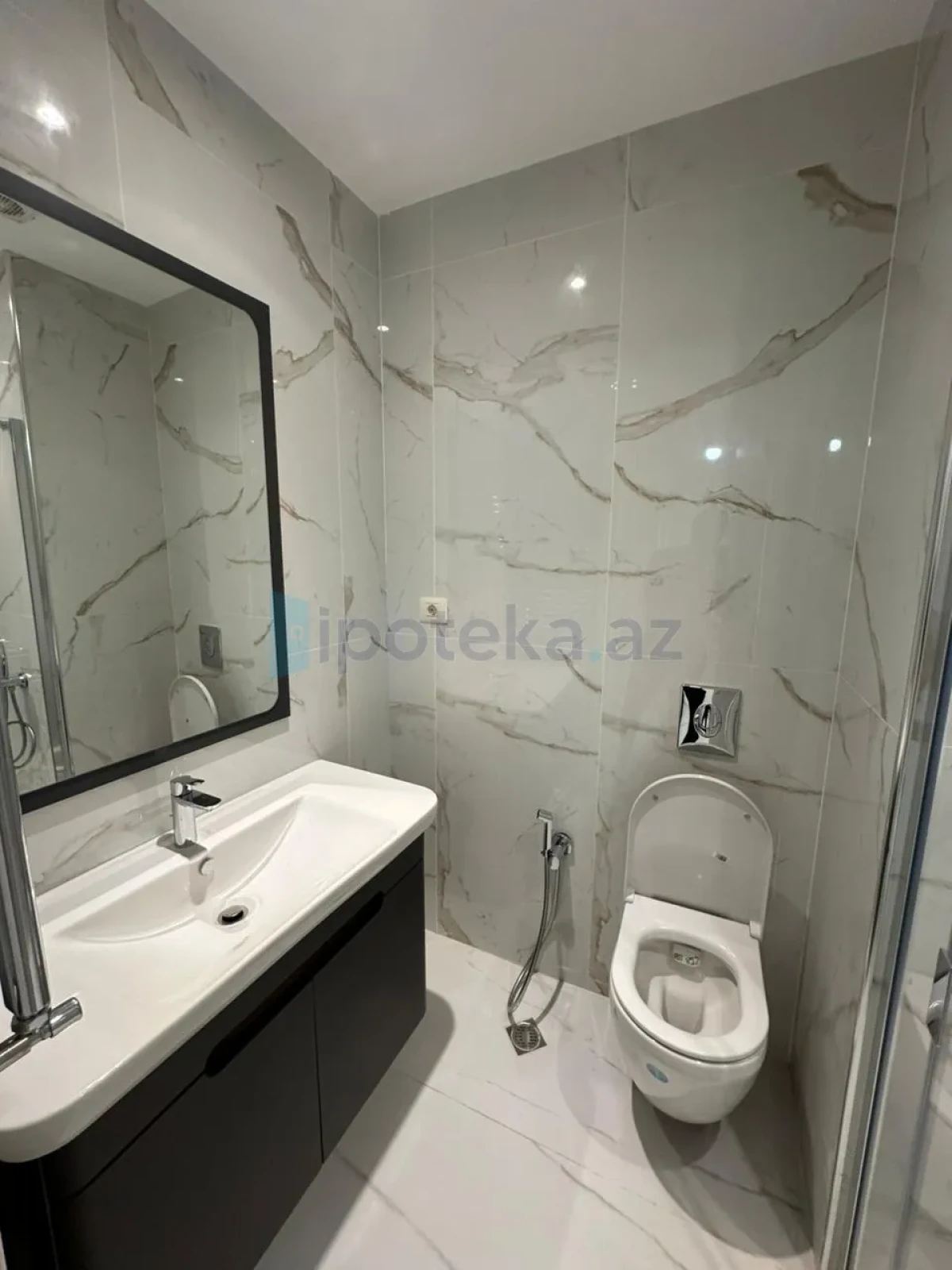 Satılır 3 otaqlı yeni tikili 83 m²