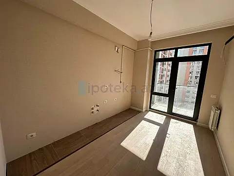 Satılır 3 otaqlı yeni tikili 83 m²