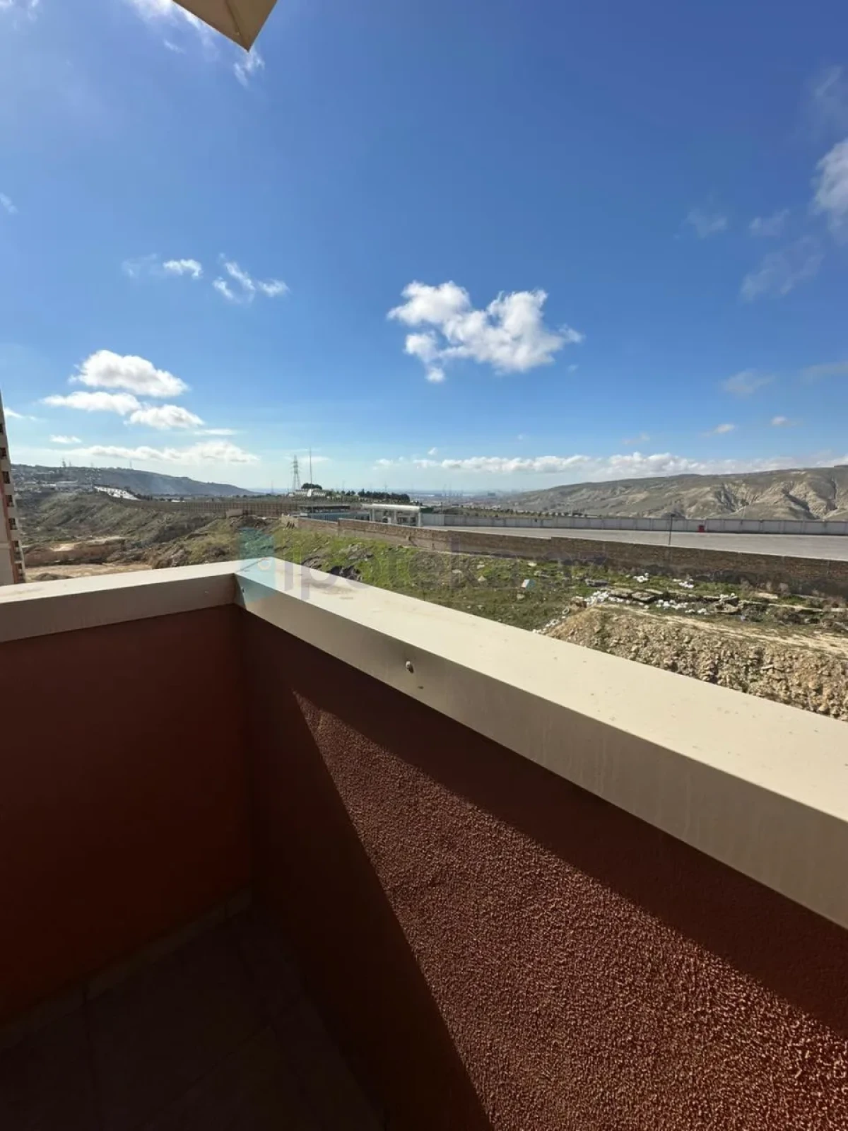 Satılır 3 otaqlı yeni tikili 83 m²