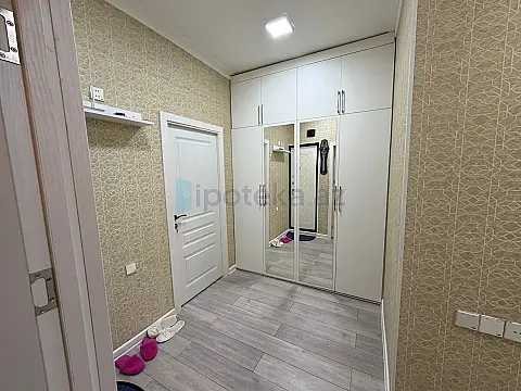 Satılır 2 otaqlı köhnə tikili 60 m²