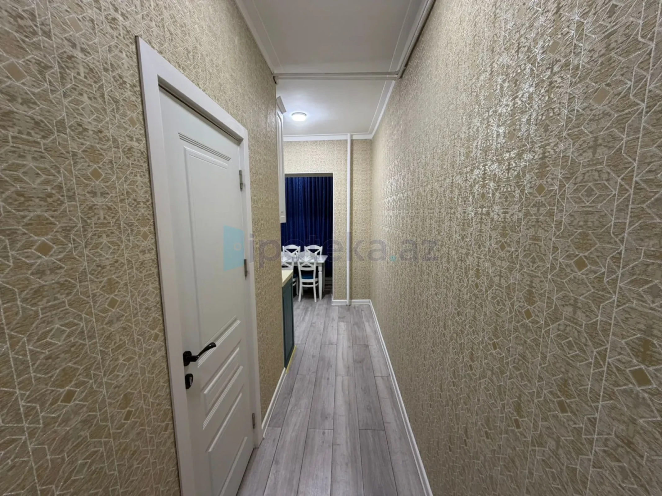 Satılır 2 otaqlı köhnə tikili 60 m²