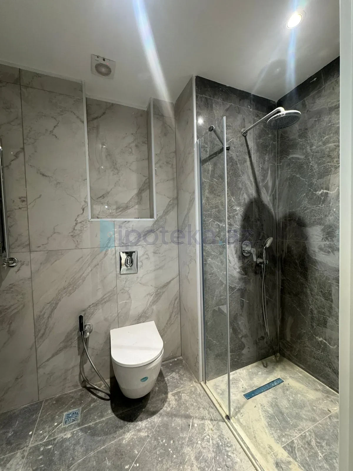 Satılır 3 otaqlı yeni tikili 71 m²