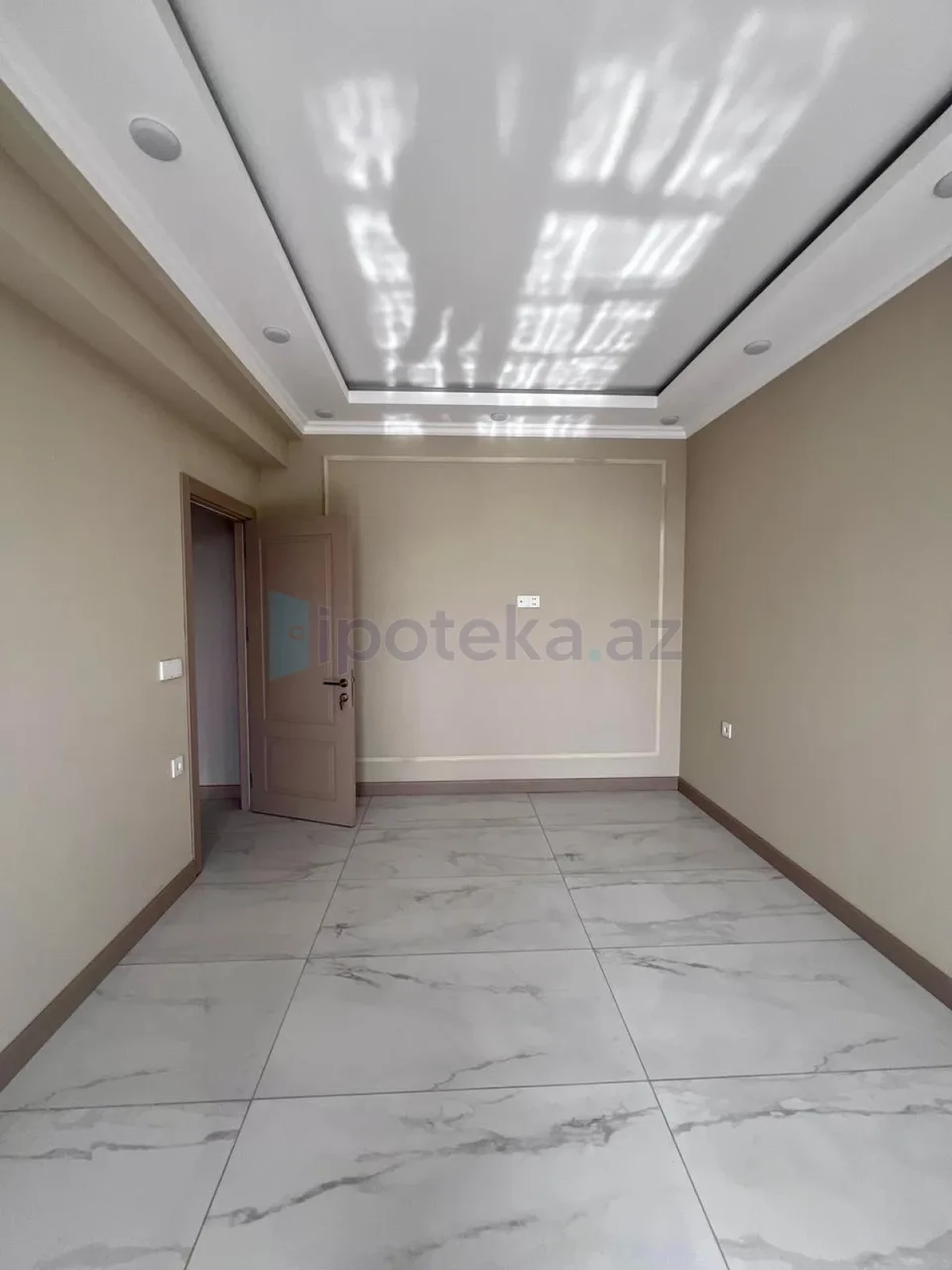 Satılır 2 otaqlı yeni tikili 64 m²