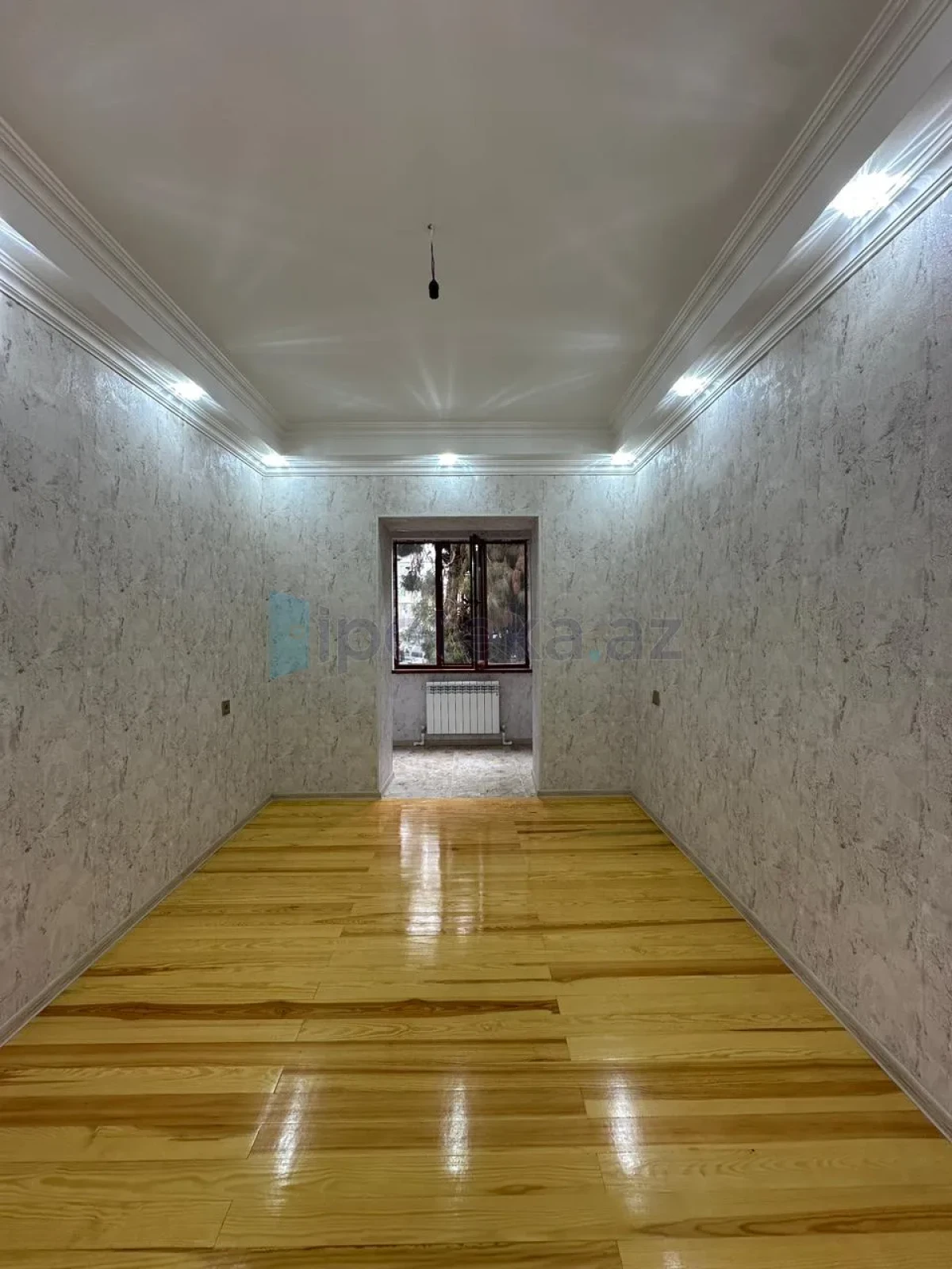 Satılır 4 otaqlı köhnə tikili 102 m²