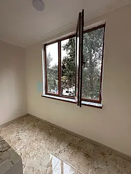 Satılır 4 otaqlı köhnə tikili 102 m²