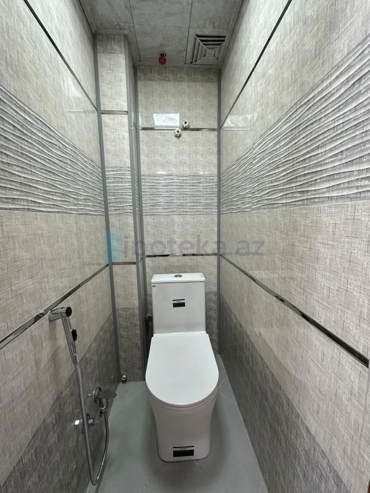 Satılır 4 otaqlı köhnə tikili 102 m²