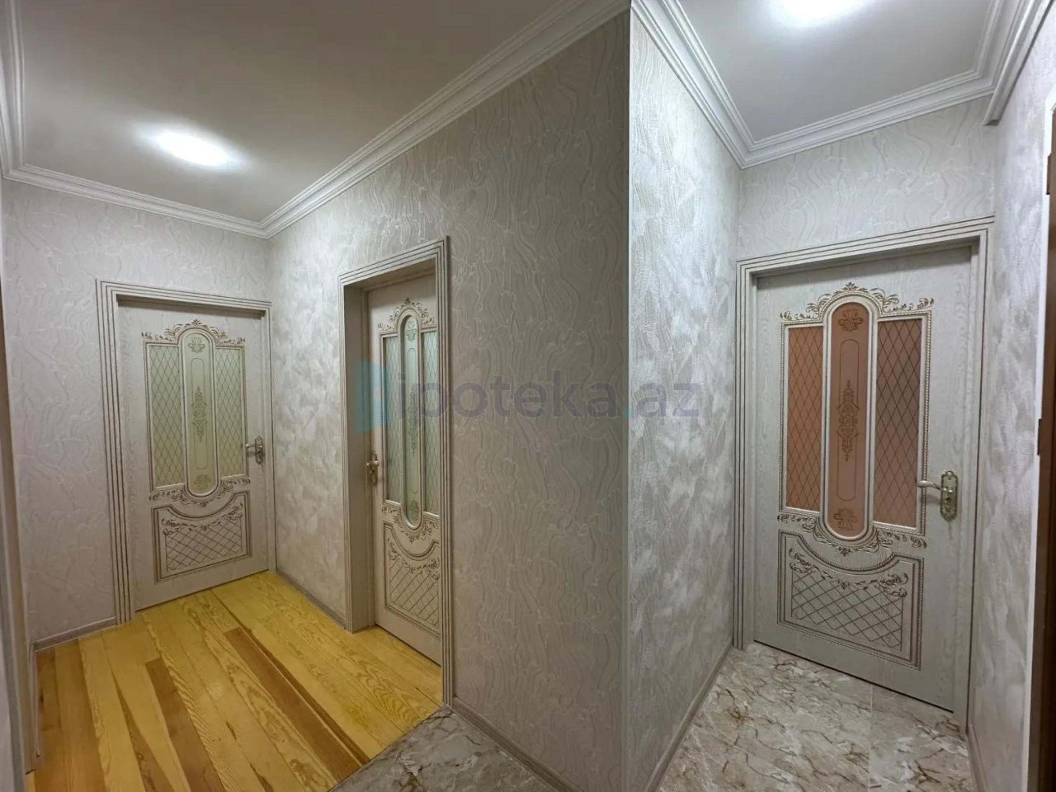 Satılır 4 otaqlı köhnə tikili 102 m²