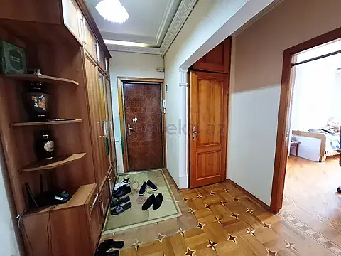 Satılır 3 otaqlı köhnə tikili 75 m²