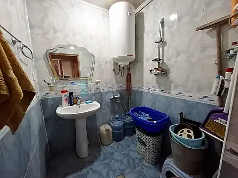 Satılır 3 otaqlı köhnə tikili 75 m²
