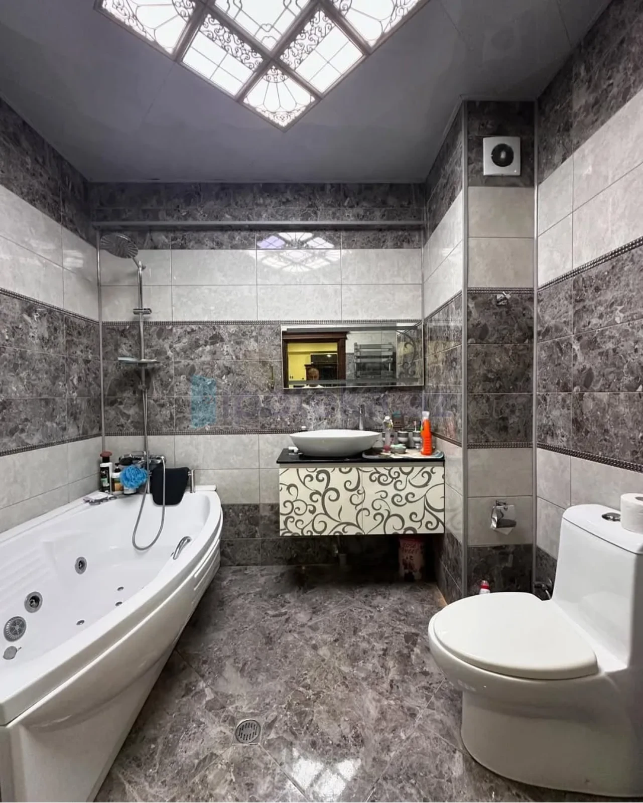 Satılır 4 otaqlı yeni tikili 120 m²