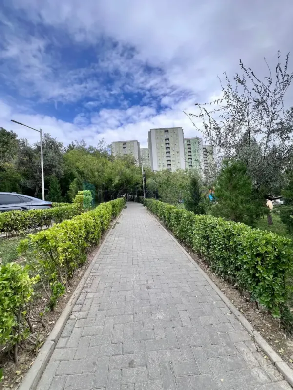 Satılır 2 otaqlı köhnə tikili 60 m²