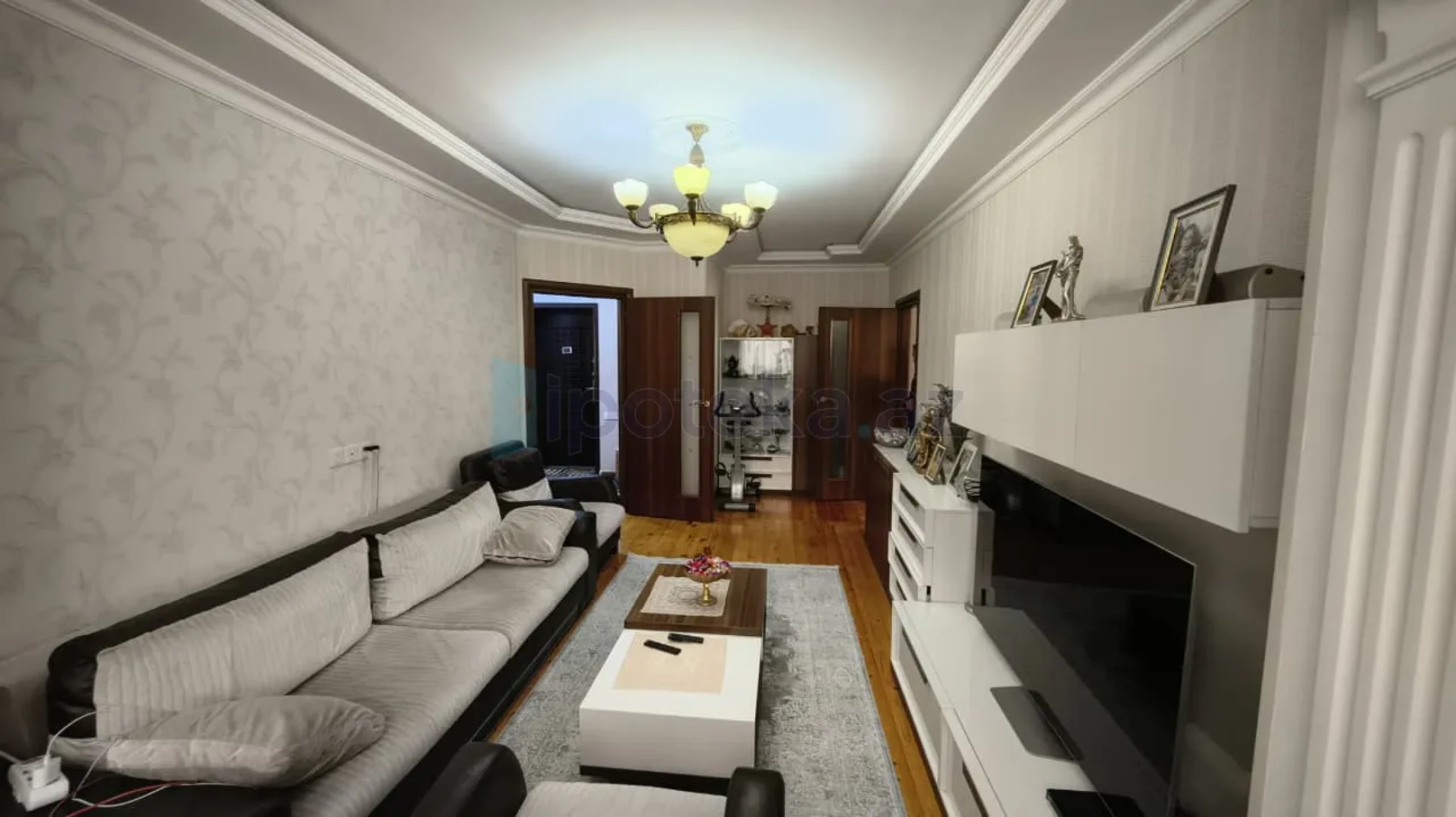 Satılır 2 otaqlı köhnə tikili 60 m²