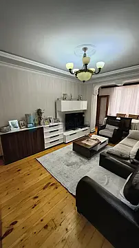 Satılır 2 otaqlı köhnə tikili 60 m²