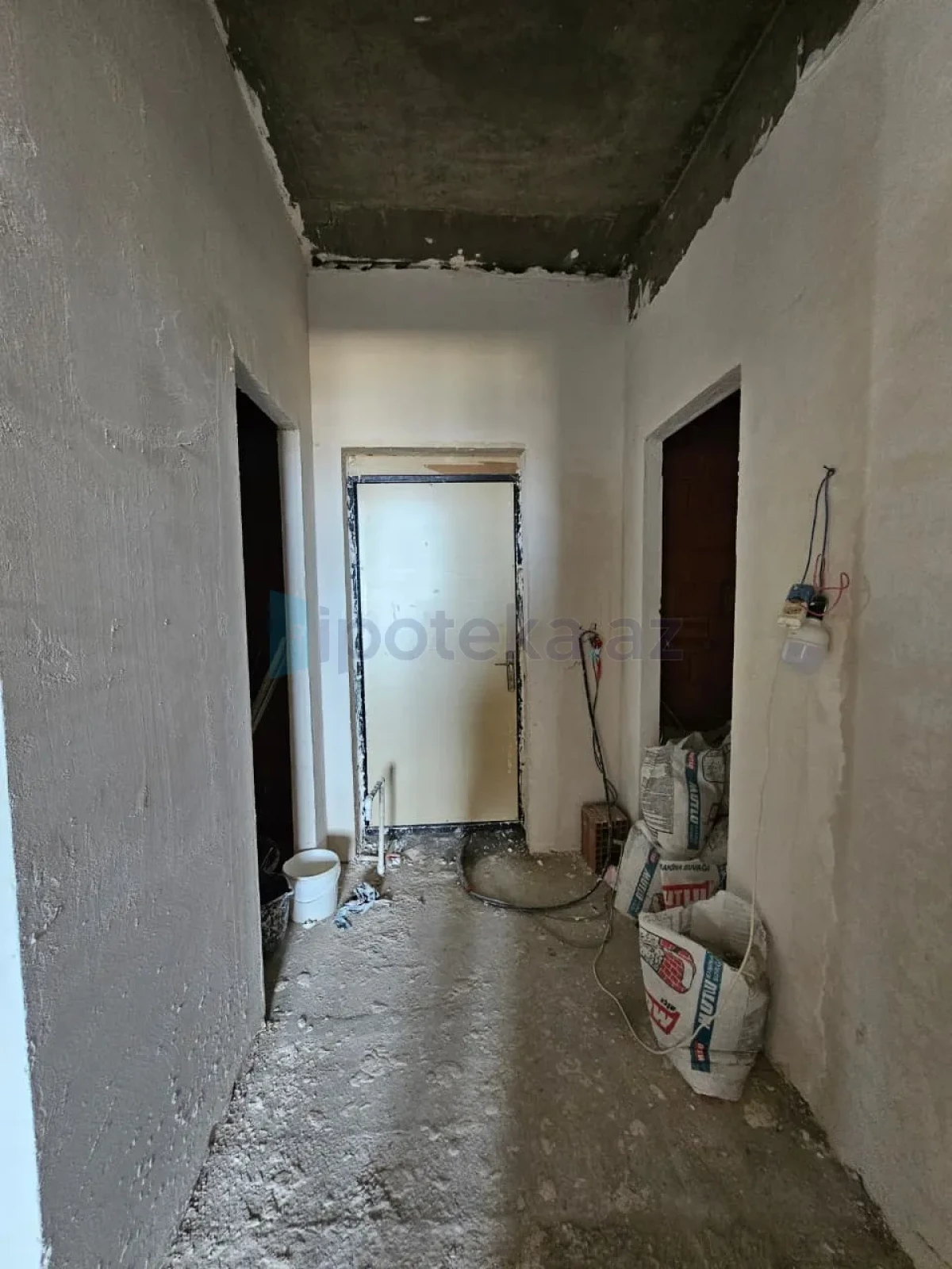 Satılır 3 otaqlı yeni tikili 105 m²