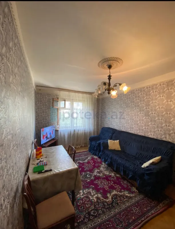 Satılır 4 otaqlı köhnə tikili 100 m²