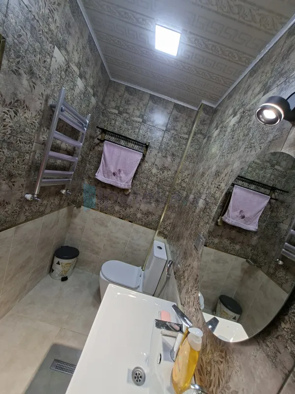 Satılır 2 otaqlı köhnə tikili 55 m²