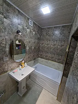 Satılır 2 otaqlı köhnə tikili 55 m²