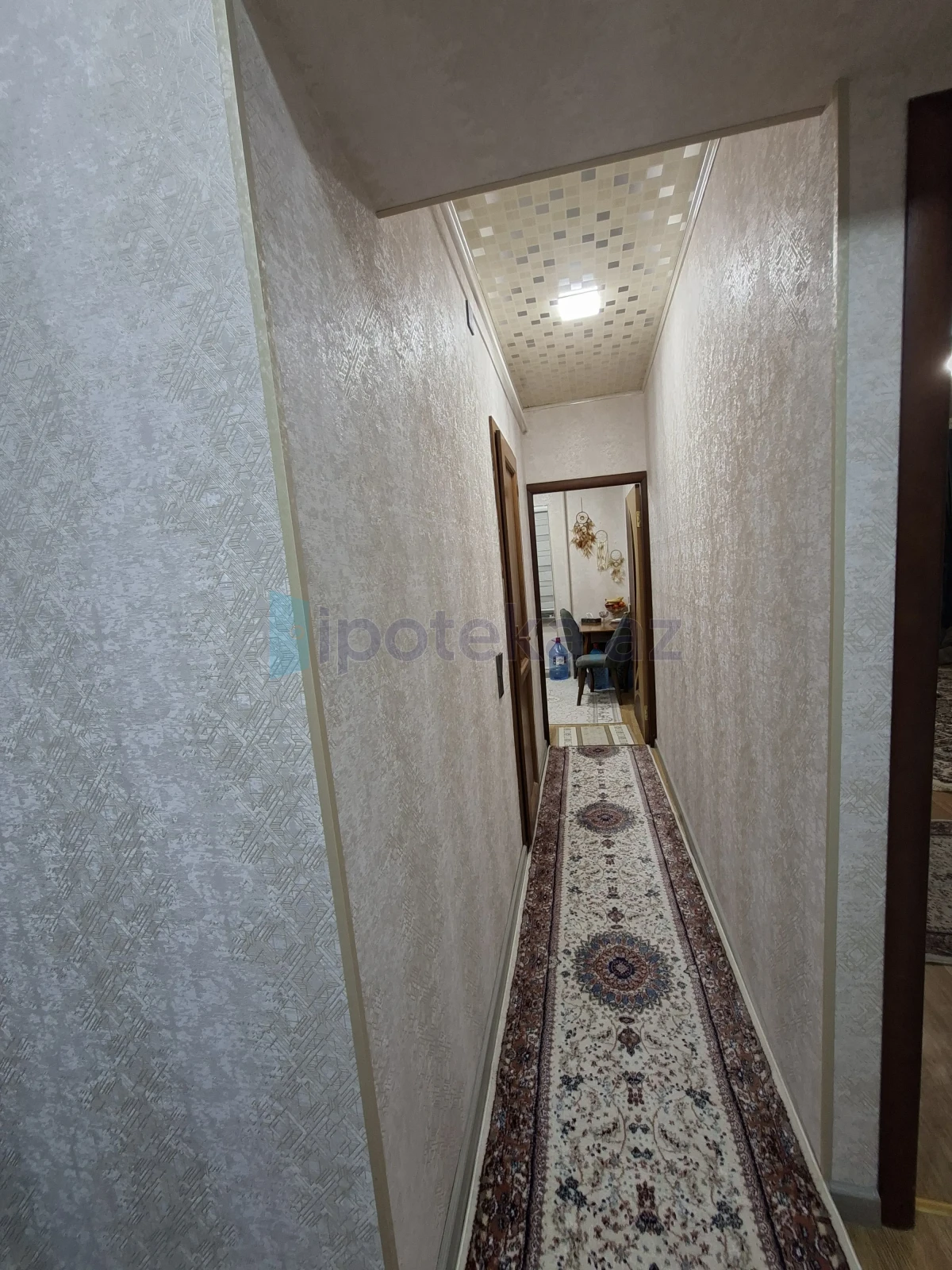Satılır 2 otaqlı köhnə tikili 55 m²