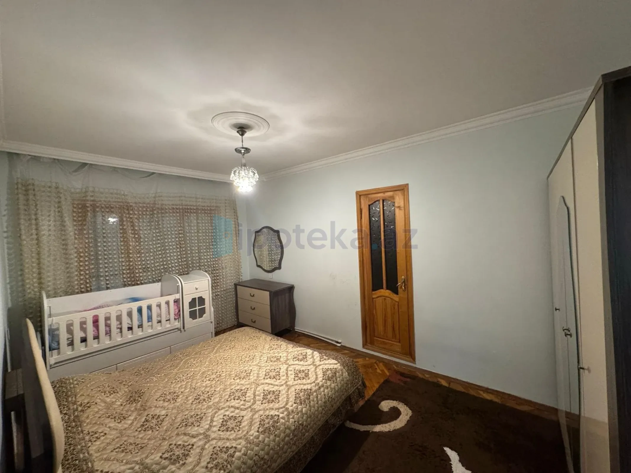 Satılır 3 otaqlı köhnə tikili 90 m²