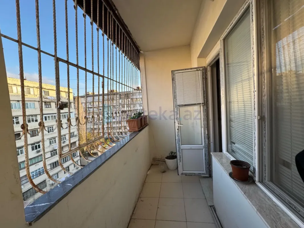 Satılır 3 otaqlı köhnə tikili 90 m²