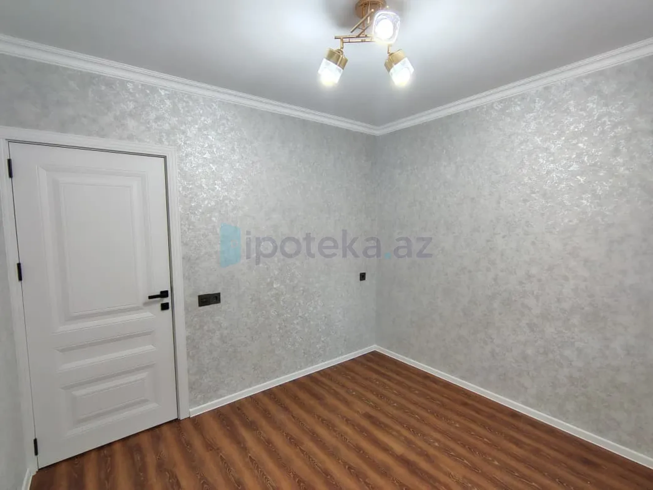 Satılır 2 otaqlı köhnə tikili 50 m²