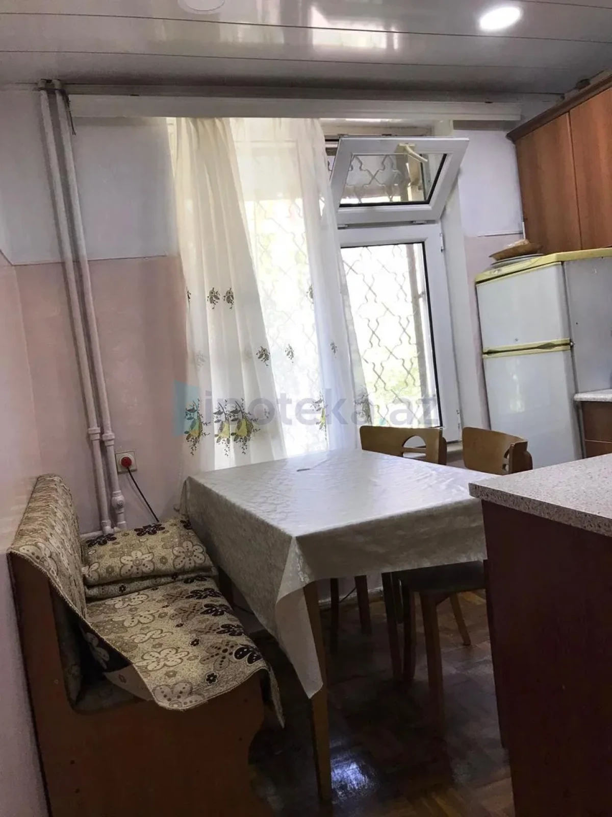 Satılır 3 otaqlı köhnə tikili 75 m²