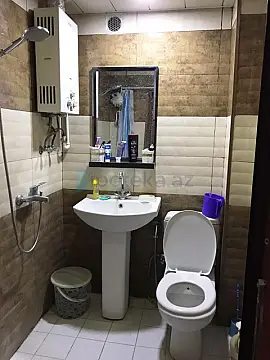 Satılır 3 otaqlı köhnə tikili 75 m²