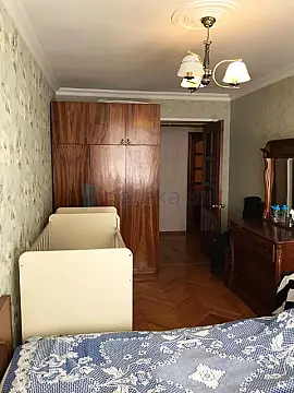Satılır 3 otaqlı köhnə tikili 75 m²