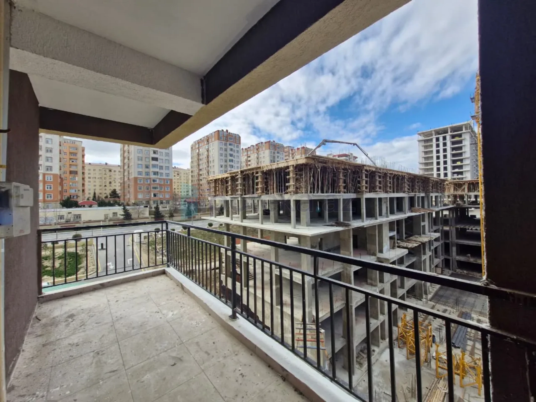 Satılır 2 otaqlı yeni tikili 94 m²